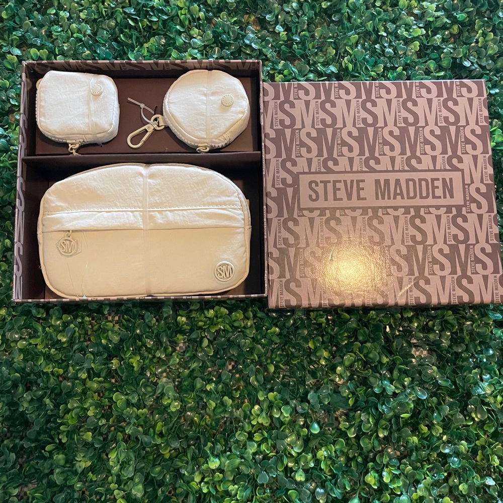 Steve Madden Cream Accessory Set